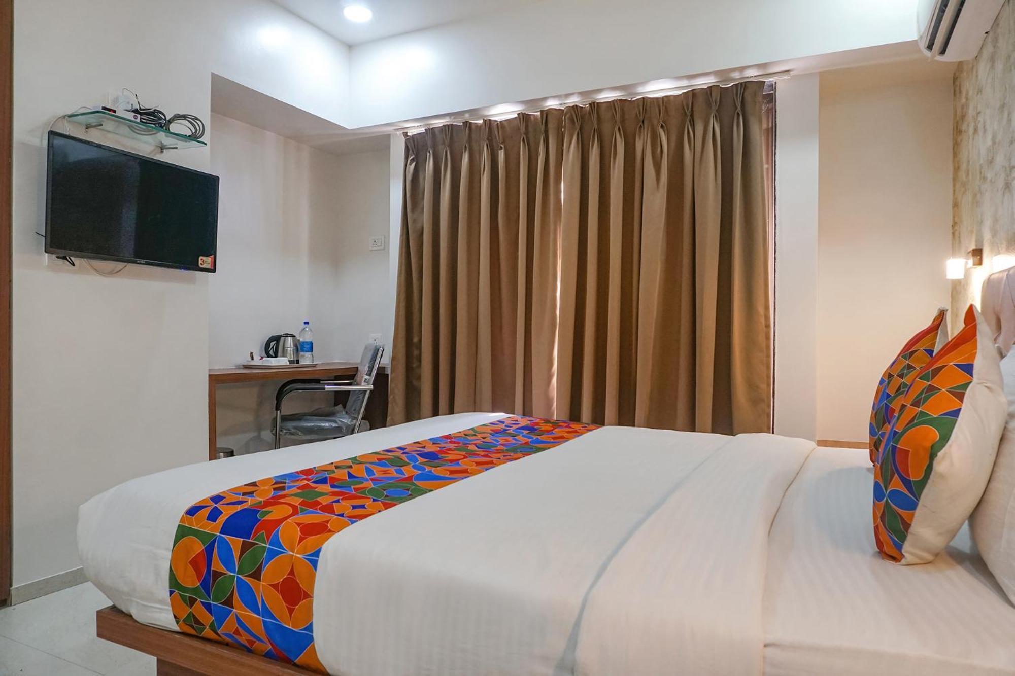 Fabhotel Emersion Residency - High Street Near Laxman Nagar, Baner Пуна Экстерьер фото