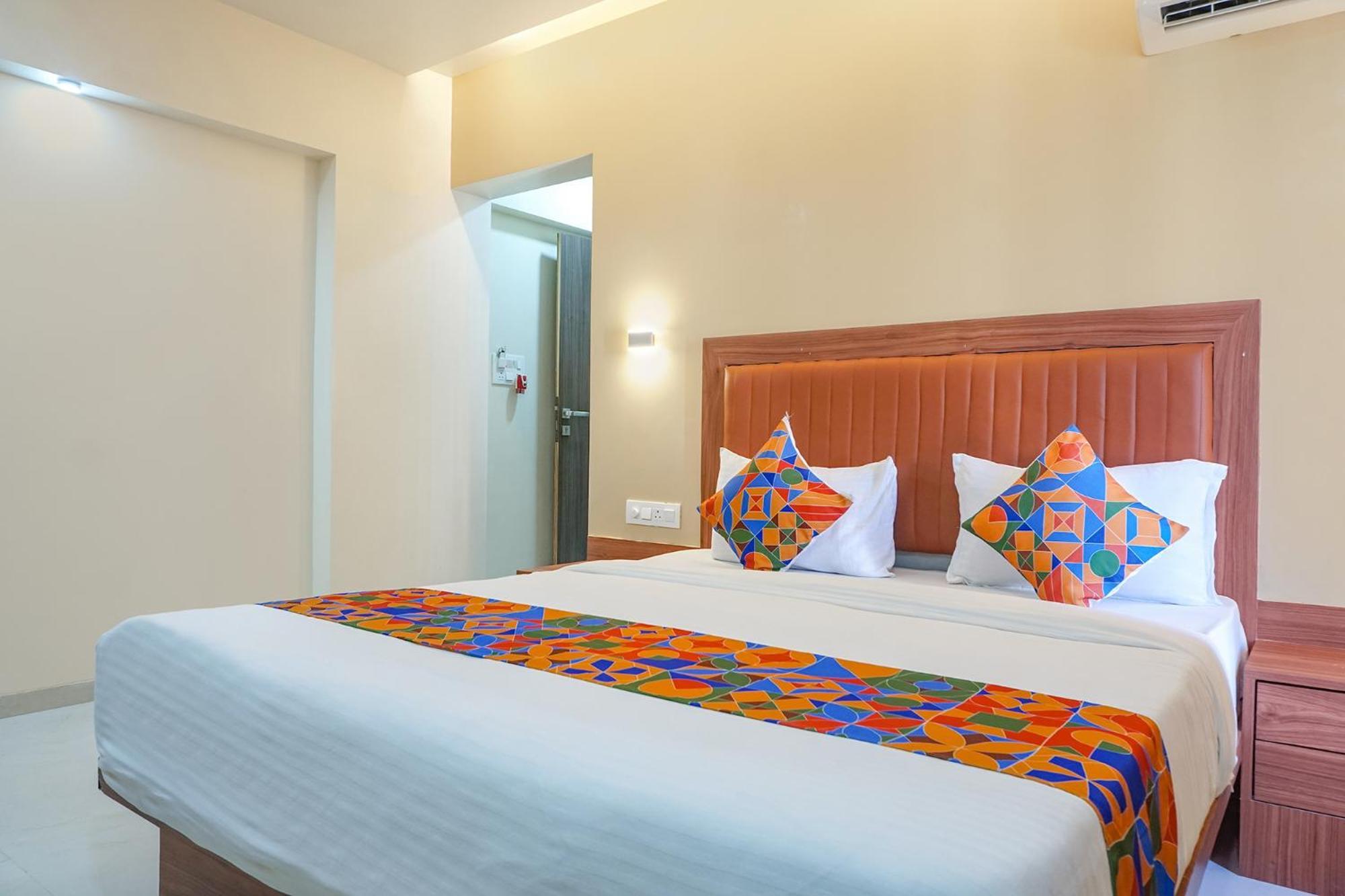 Fabhotel Emersion Residency - High Street Near Laxman Nagar, Baner Пуна Экстерьер фото