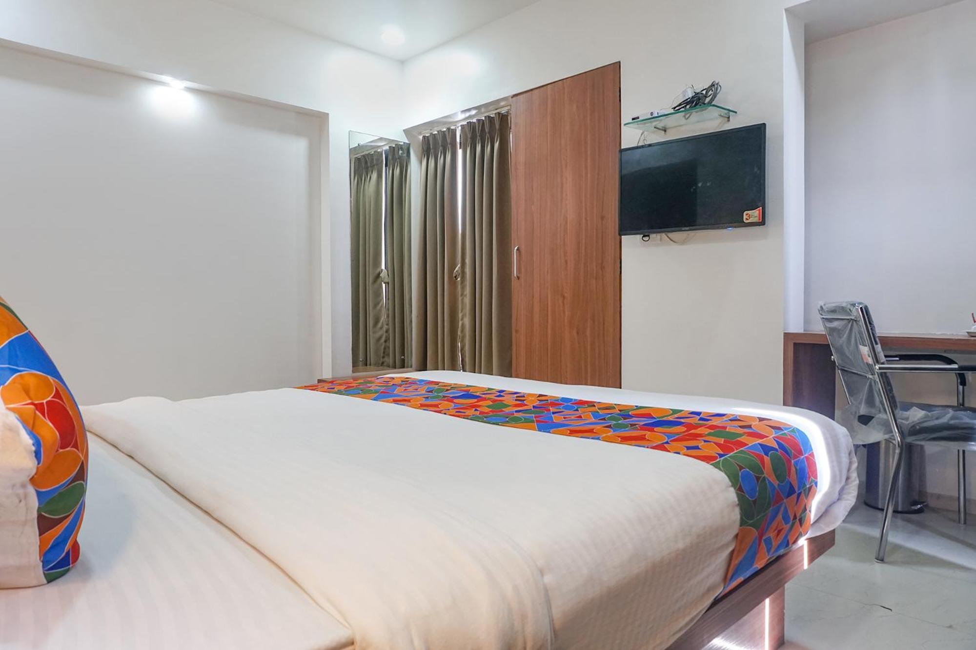 Fabhotel Emersion Residency - High Street Near Laxman Nagar, Baner Пуна Экстерьер фото